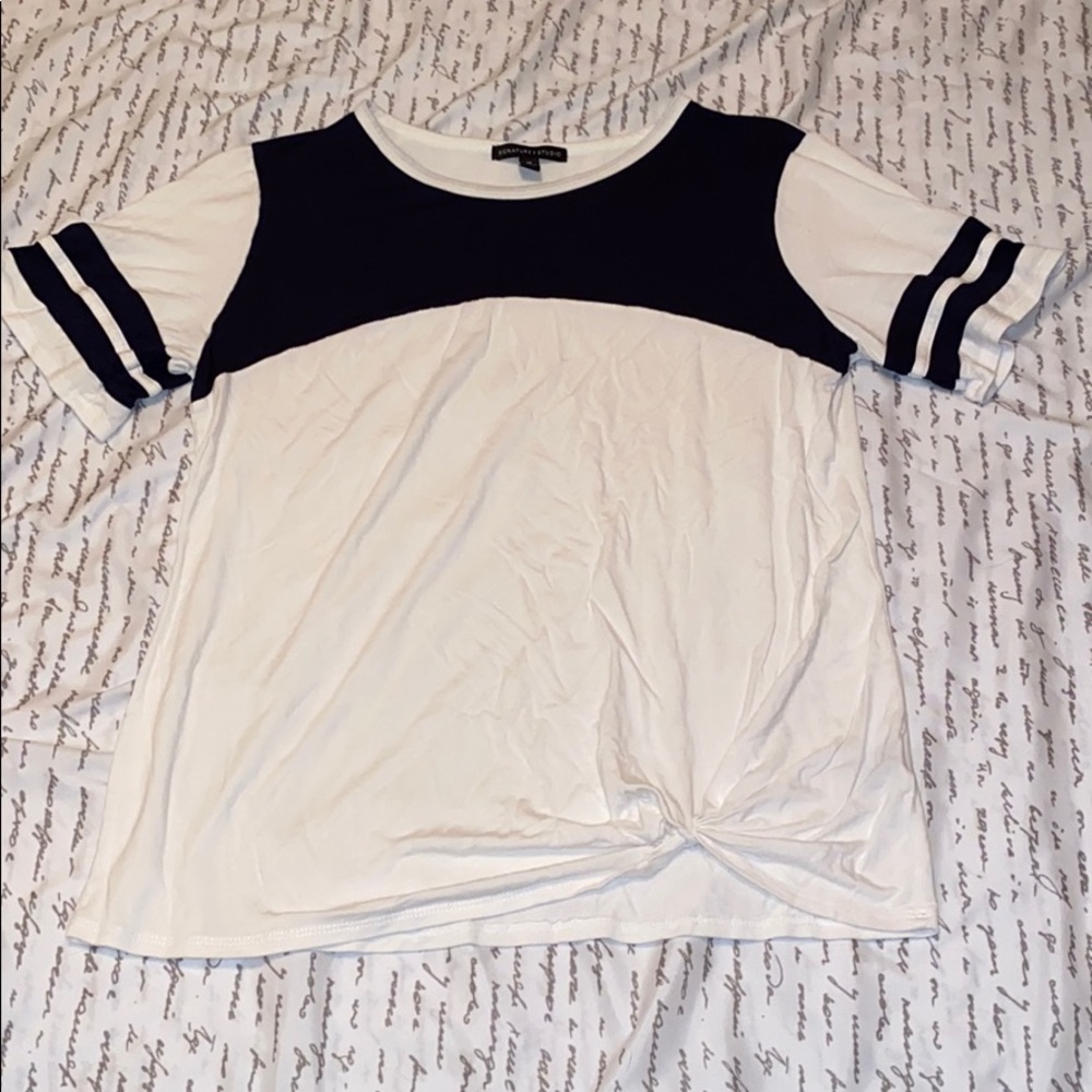 Signature Studio Short Sleeve Top